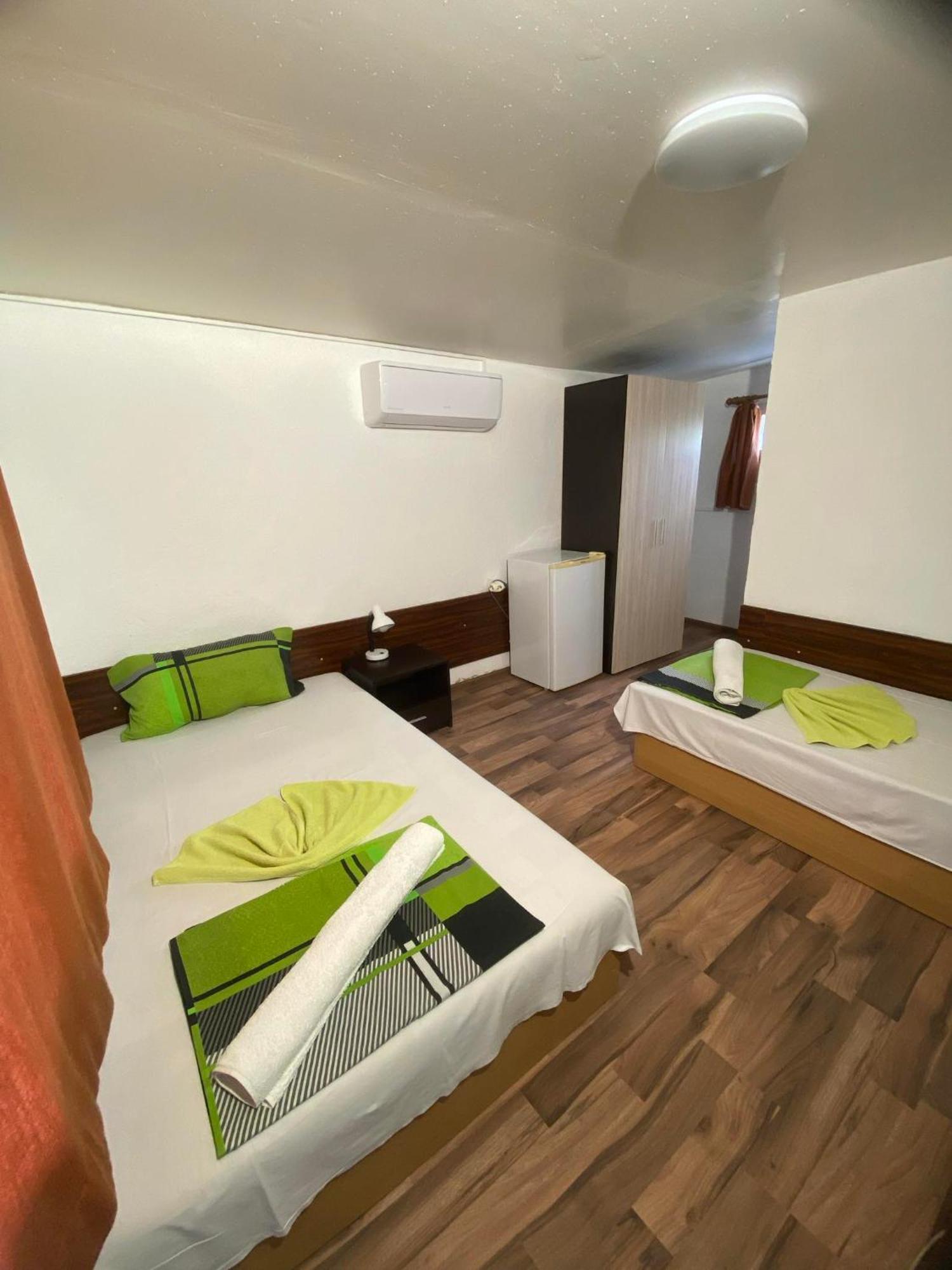 Family Hotel Julian Kranevo Exterior foto